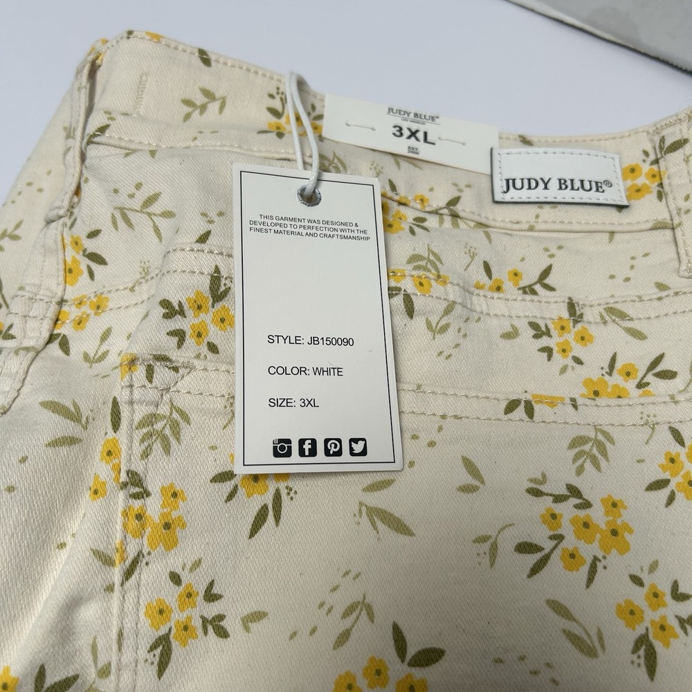 Judy Blue NWT Mid-Rise Floral Print Ecru Jean Denim Short Size 3XL Style #150090 - Picture 2 of 6